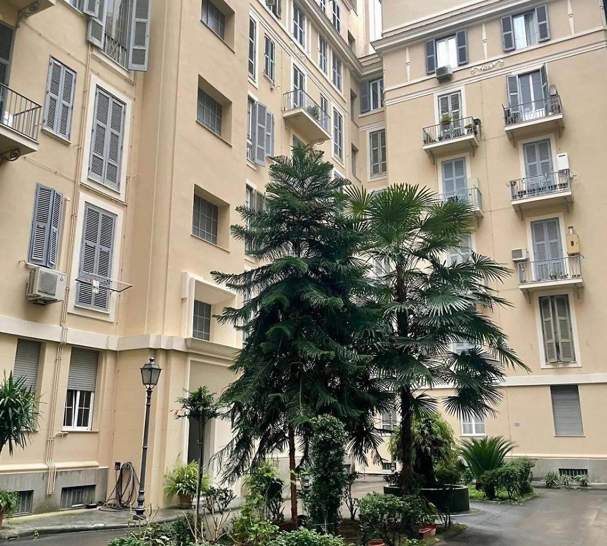Colosseum Hub Apartment Rome 0*,
